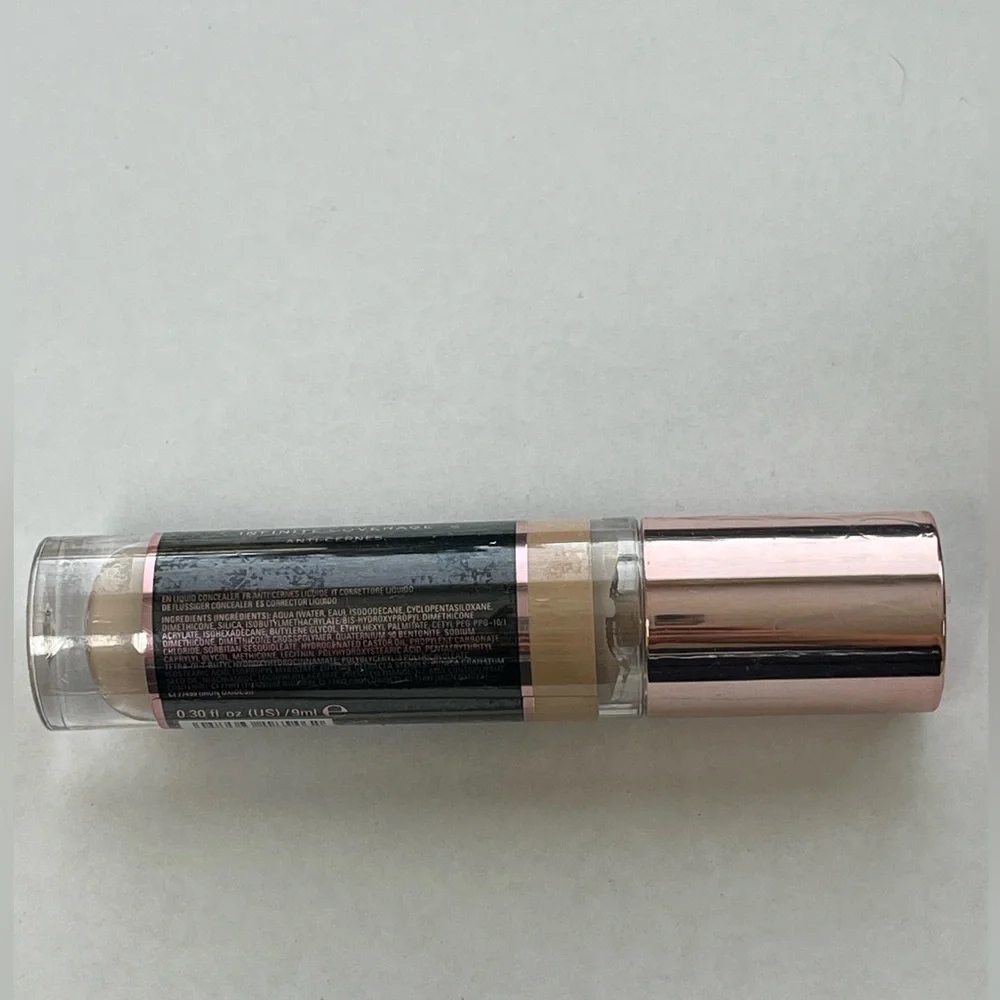 Makeup Revolution 💚 Conceal & Define -C2 NIP